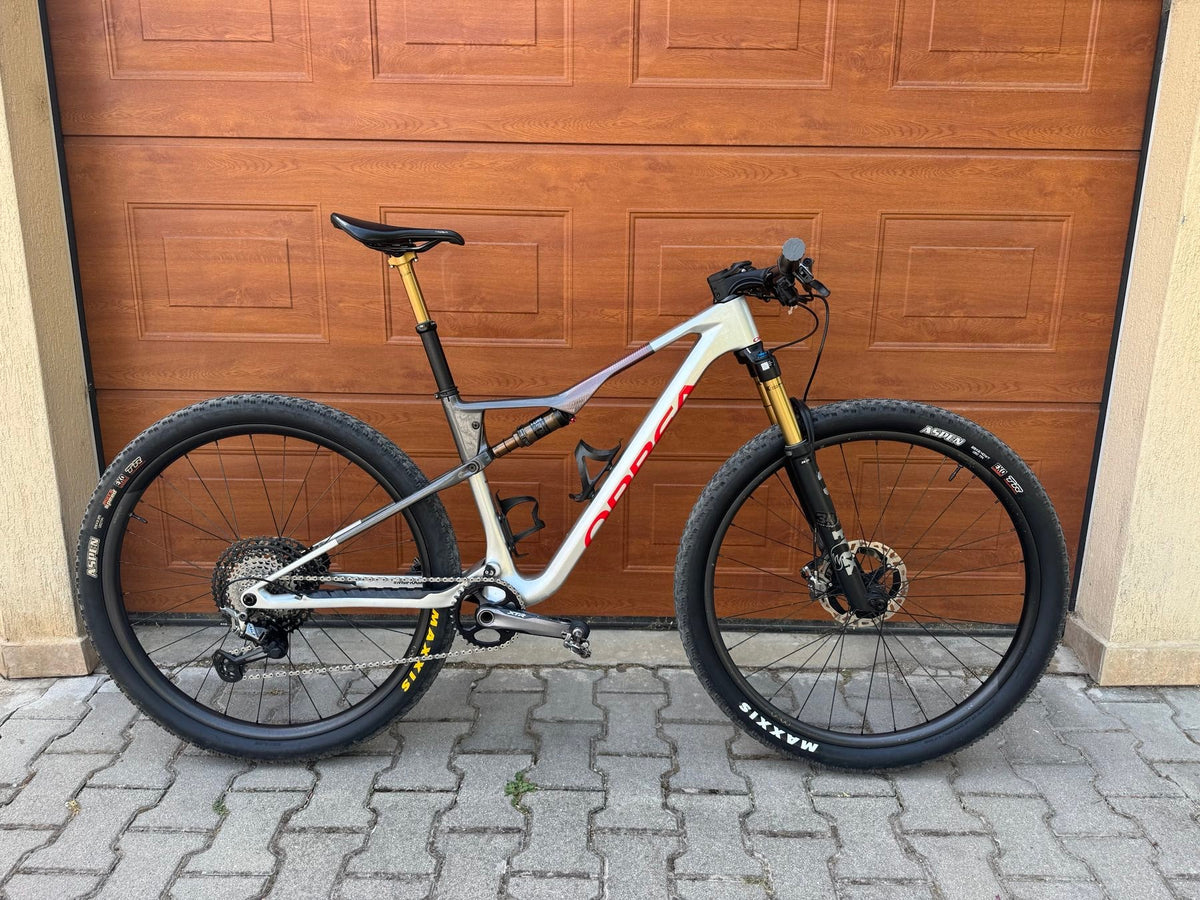 Планински велосипед Orbea Oiz M-Pro Custom – цял велосипед