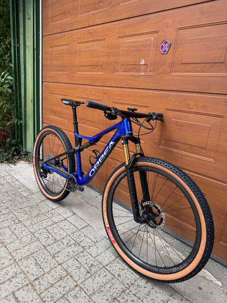 Orbea Oiz OMX 2025 – преден изглед