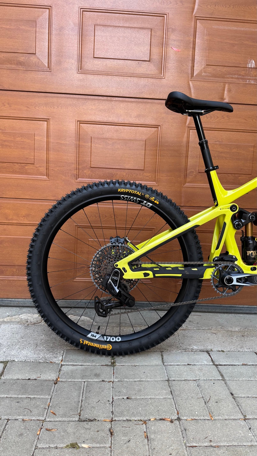 Pivot Firebird – SRAM X0 Transmission и DT Swiss XM 1700